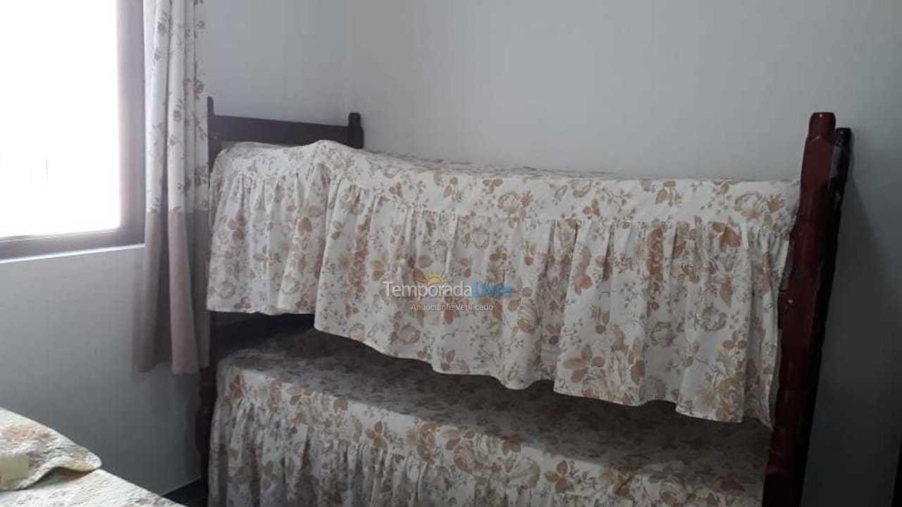 Apartamento para aluguel de temporada em Itapema (Meia Praia)