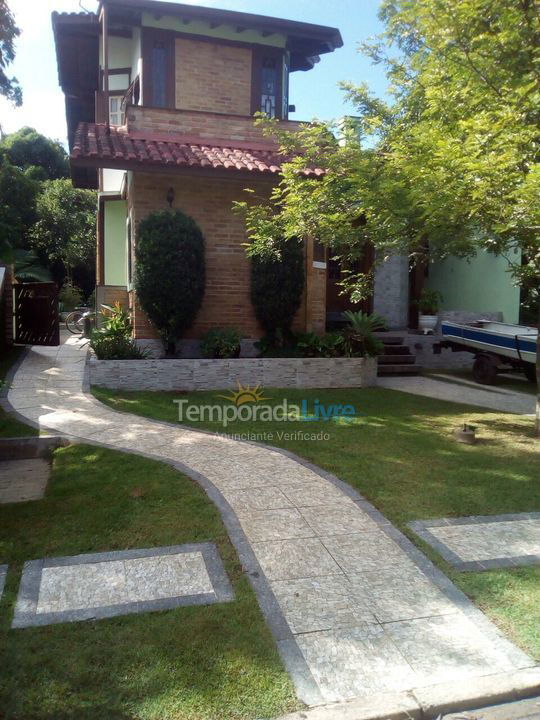 Casa para alquiler de vacaciones em São Sebastião (Praia da Jureia)