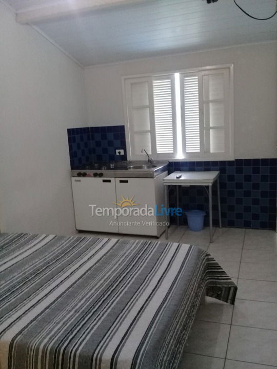 Apartamento para aluguel de temporada em Ubatuba (Praia das Toninhas)