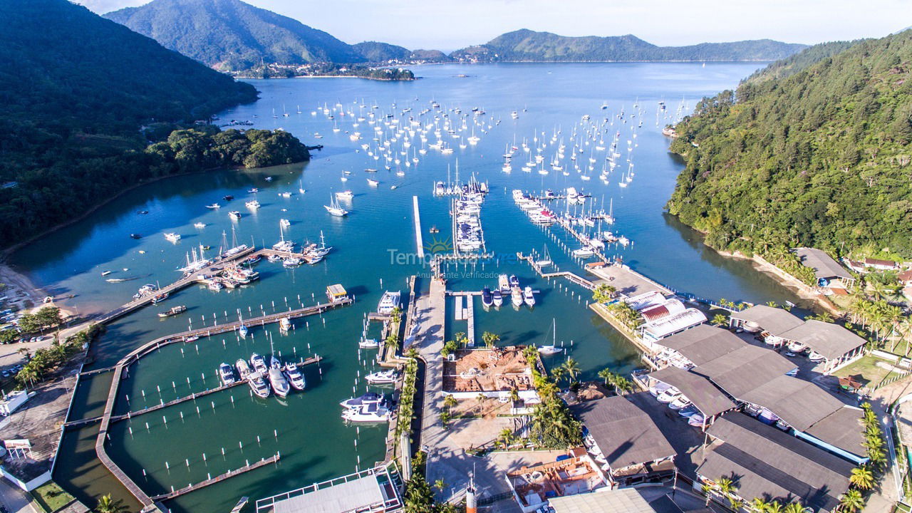 Casa para alquiler de vacaciones em Ubatuba (Praia do Lázaro)