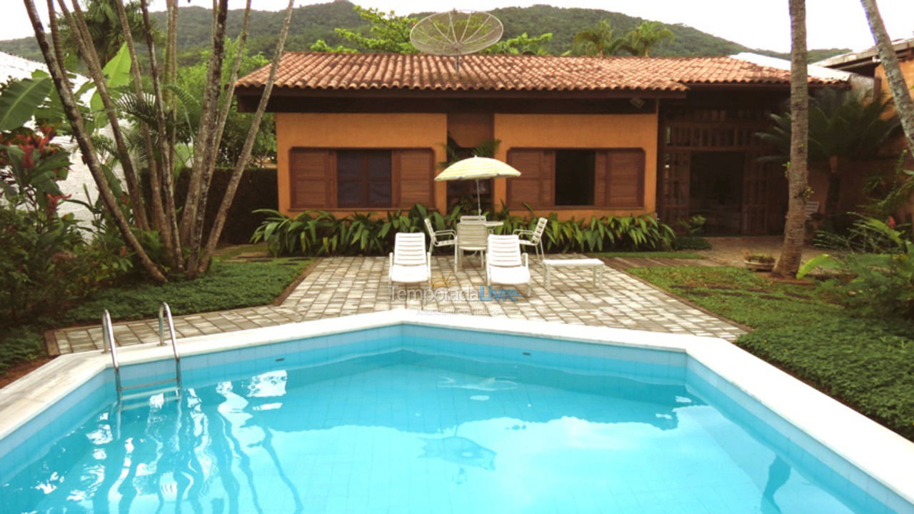 Casa para aluguel de temporada em Caraguatatuba (Praia de Tabatinga)