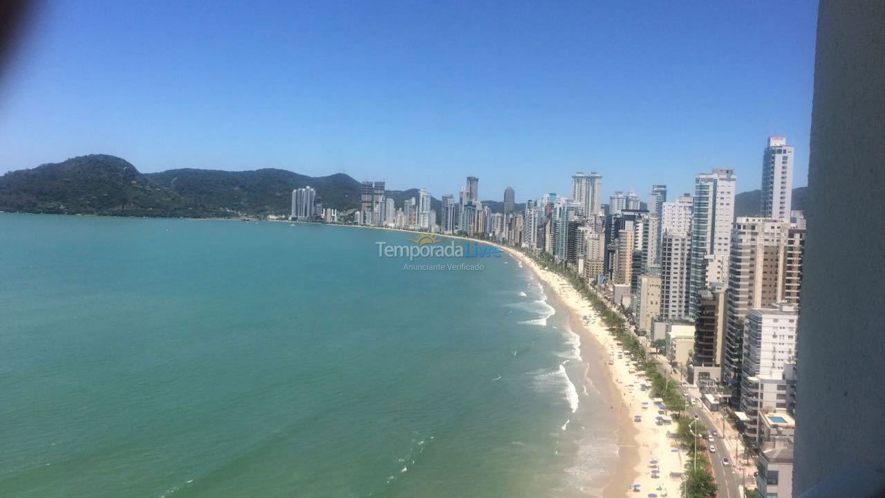 Apartamento para aluguel de temporada em Balneário Camboriú (Praia Central)