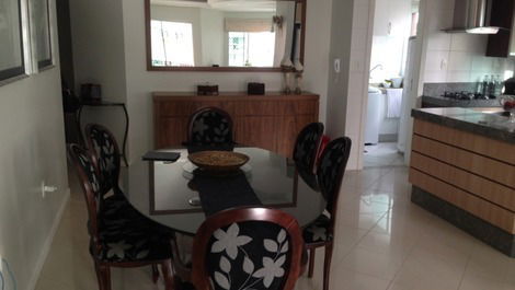 Lindo Apartamento de 04 Dormitórios para sua família!!