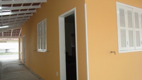 GREAT HOUSE 150M FROM THE SEA, 4 BEDROOMS WITH AC, WIFI, CISTERNA