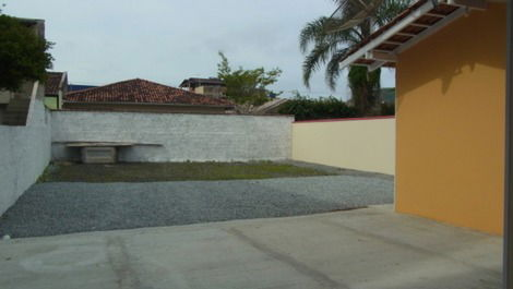 GREAT HOUSE 150M FROM THE SEA, 4 BEDROOMS WITH AC, WIFI, CISTERNA