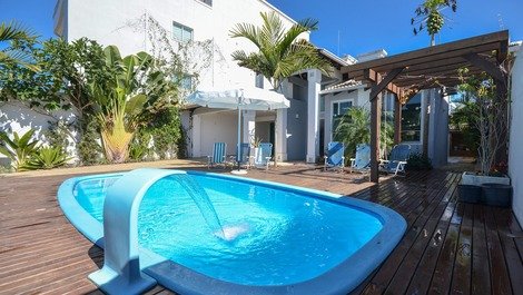 In Mariscal high standard house with 4 bedrooms and swimming pool Ref.13