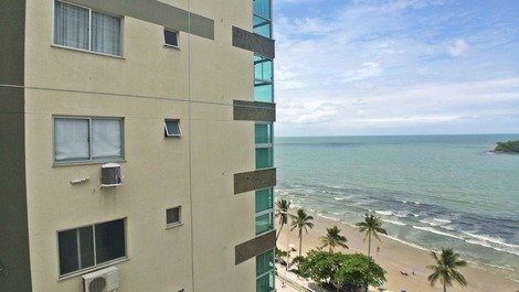 Ed. Riviera: 01 dormitório prédio frente mar em Balneário Camboriú