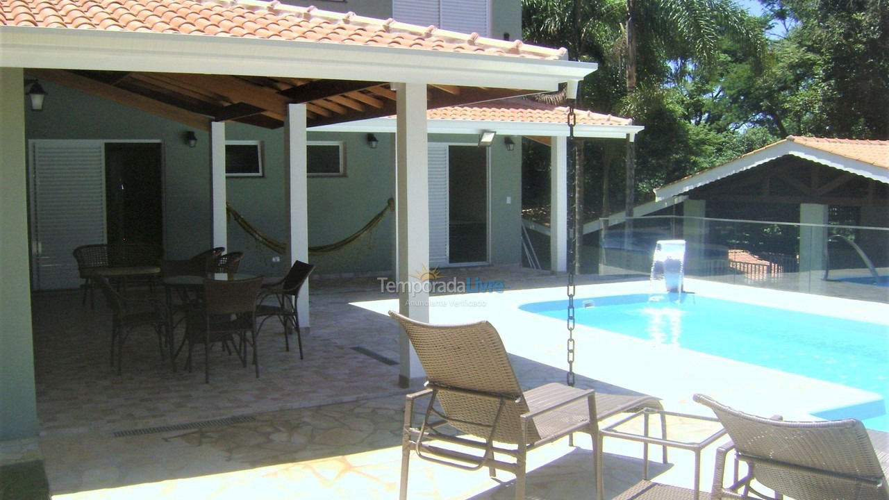 Granja para alquiler de vacaciones em Atibaia (Belvederes)