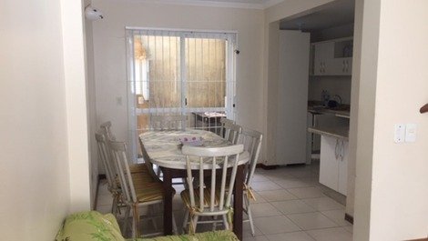 Beautiful house with 4 bedrooms 200 meters from the beach