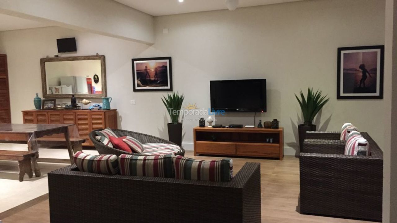 Casa para alquiler de vacaciones em São Sebastião (Camburi)