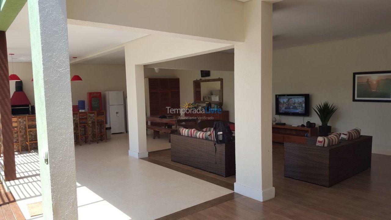Casa para alquiler de vacaciones em São Sebastião (Camburi)