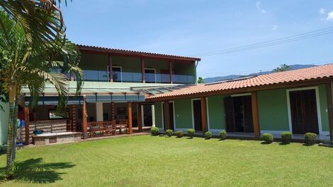 Estupenda casa en Camburi para familia numerosa