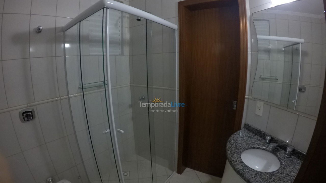 Apartamento para aluguel de temporada em Itapema (Meia Praia)