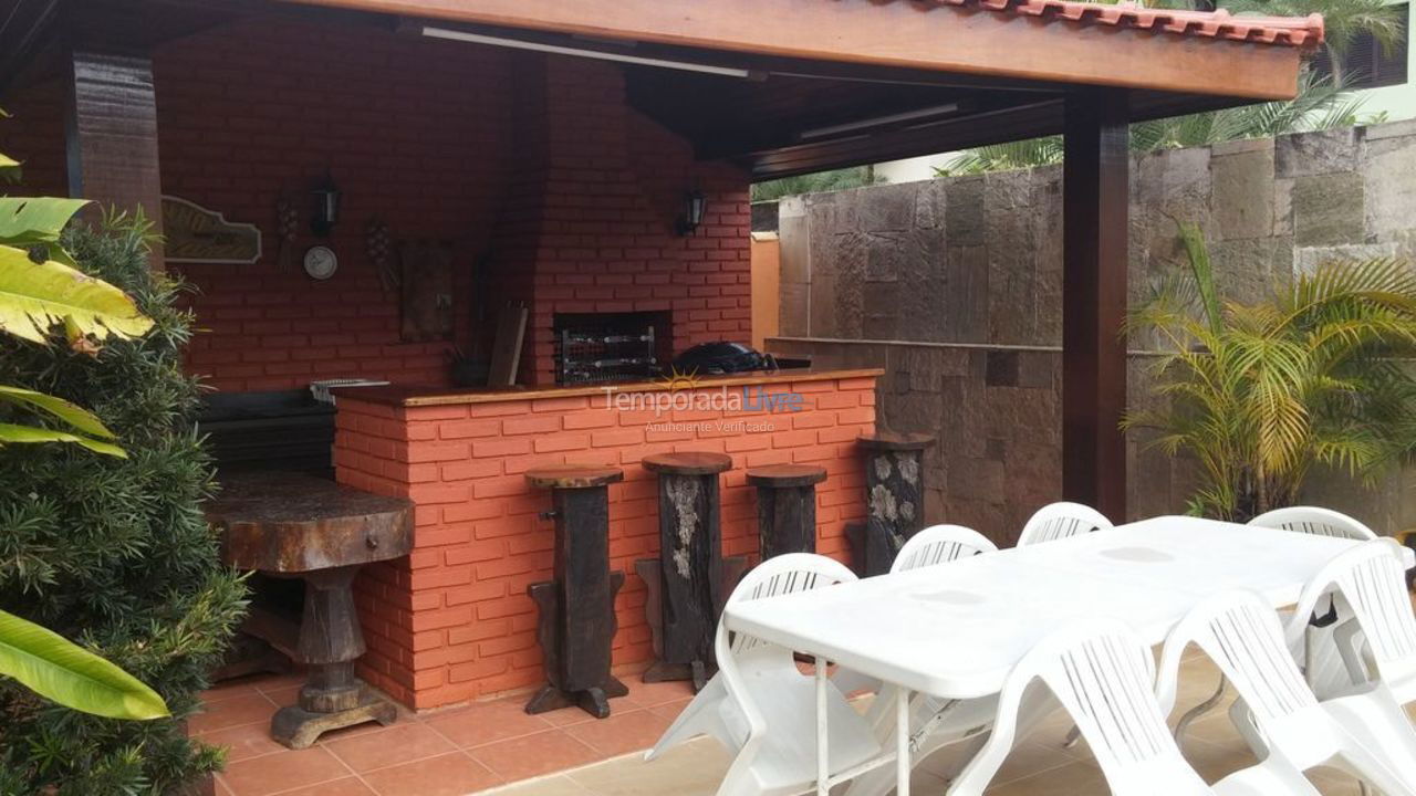 Casa para aluguel de temporada em Guarujá (Praia do Pernambuco)