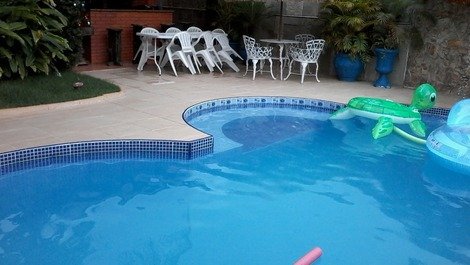HOUSE 4 DS, JACUZZI, CHURR, SWIMMING POOL, WI-FI. (COND. CLOSED)