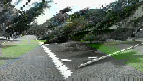 HOUSE 4 DS, JACUZZI, CHURR, SWIMMING POOL, WI-FI. (COND. CLOSED)