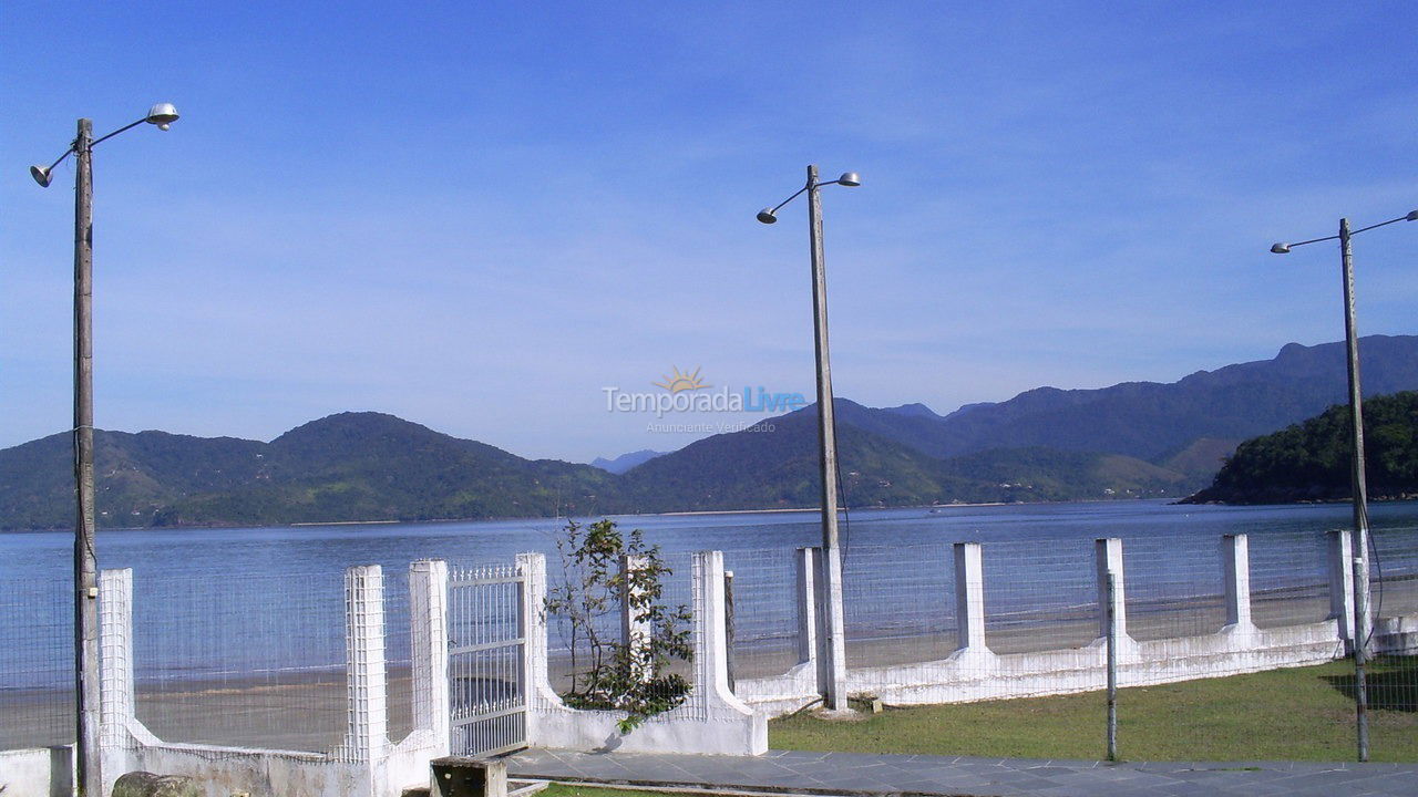 Casa para alquiler de vacaciones em Ubatuba (Praia do Lázaro)