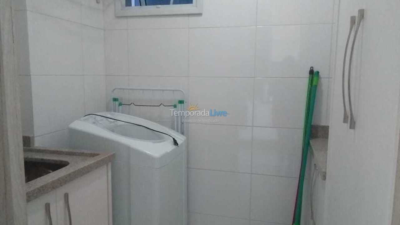 Apartamento para aluguel de temporada em Governador Celso Ramos (Praia de Palmas)
