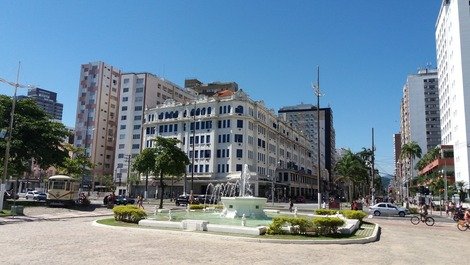 Avenida da praia x Avenida Ana Costa (Praça das Bandeiras)
