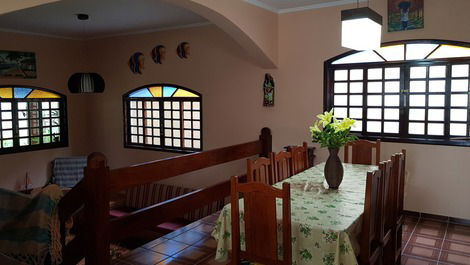 House with air conditioning, swimming pool and Wi-Fi-Caraguatatuba