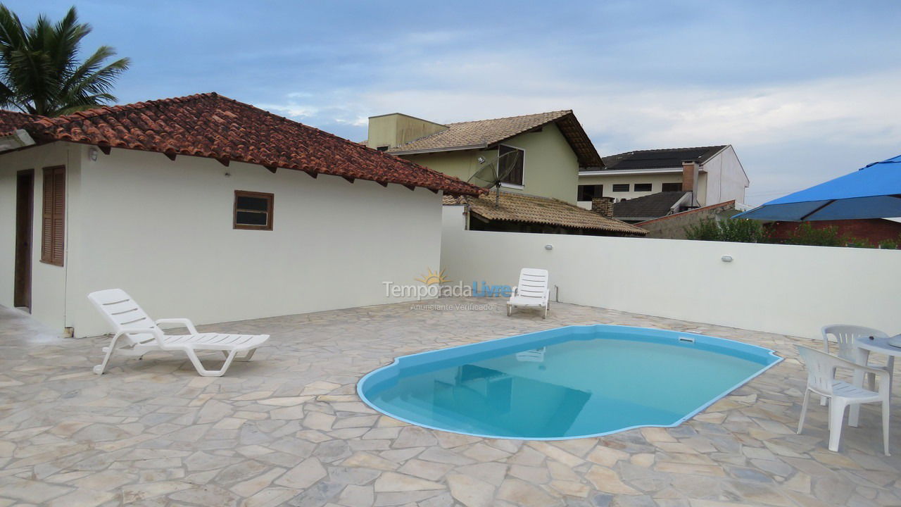 Casa para alquiler de vacaciones em Itapoá (Balneário Uirapuru)