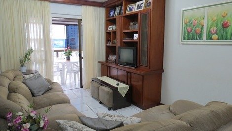 Beautiful 2 bedroom apt. with air, 1 place, square sea Meia Praia Beach Itapema