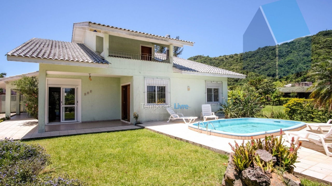 Casa para aluguel de temporada em Florianópolis (Cachoeira do Bom Jesus)