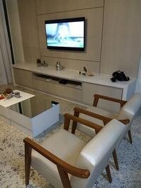 Apt on top floor with 4 newly furnished suites 60 m from the beach