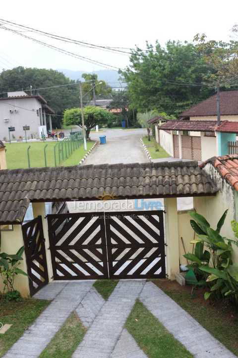 Casa para alquiler de vacaciones em Bertioga (Praia de Guaratuba)