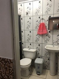 Banheiro privativo da suite 