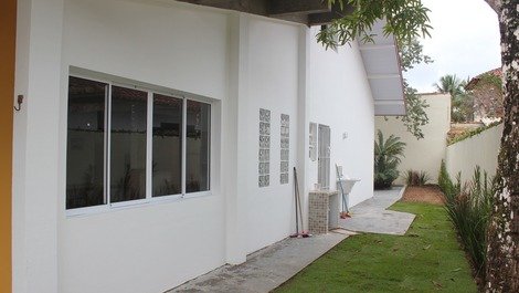 HOUSE 25 PEOPLE WITH POOL - PRAIA GRANDE UBATUBA-SP