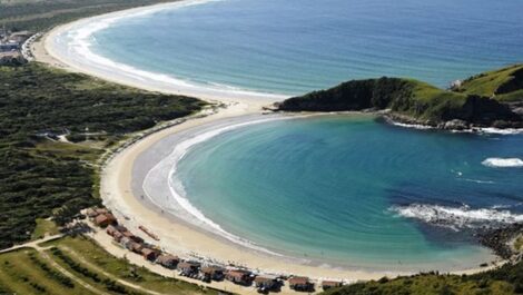 Praias Peró e Conchas