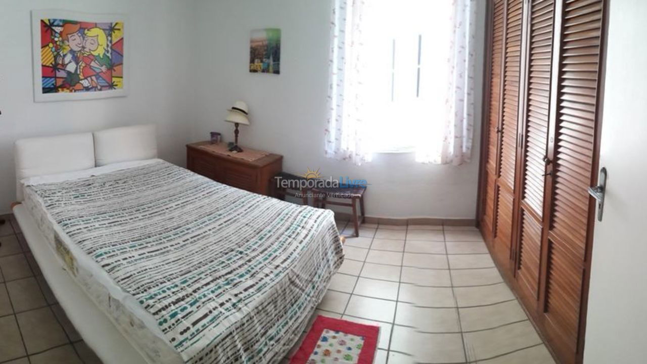 Apartamento para aluguel de temporada em Guarujá (Pitangueiras)