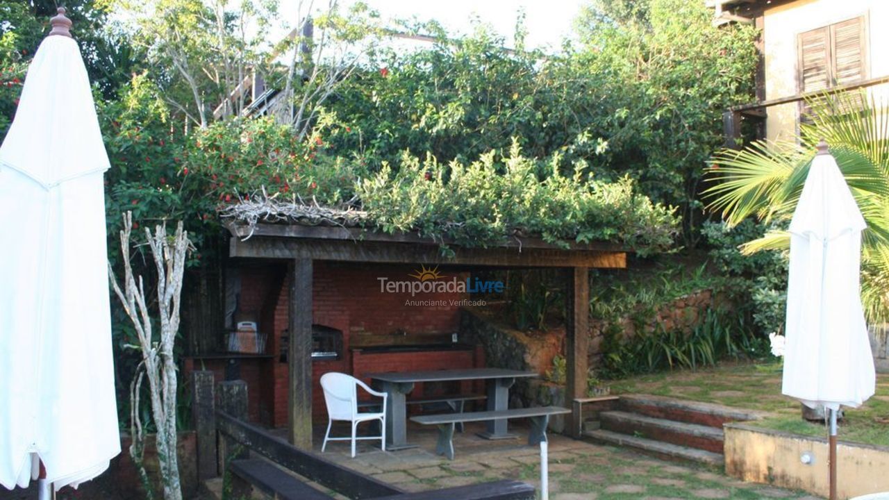 Casa para aluguel de temporada em Armação dos Búzios (Ferradurinha)