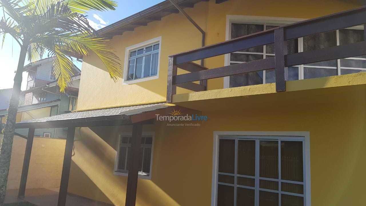 Casa para aluguel de temporada em Palhoça (Guarda do Embaú)