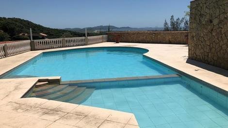 Casa MARAVILHOSA com piscina enorme com vista pro mar pra 20 pessoas