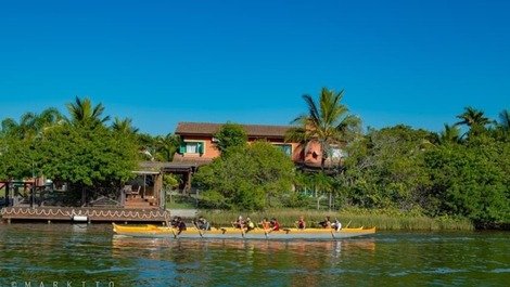 Casa beira lagoa c/ Piscina - BARRA DA LAGOA - ALUGUEL POR TEMPORADA