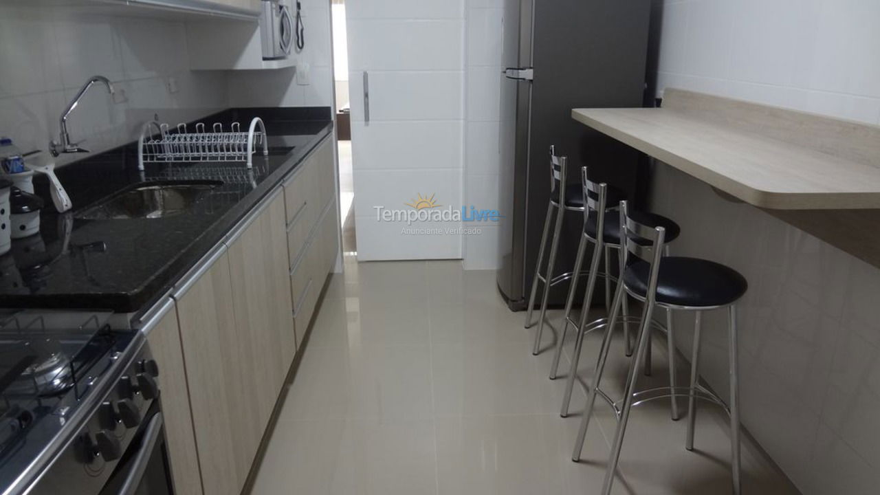 Apartamento para aluguel de temporada em Guarujá (Pitangueiras)