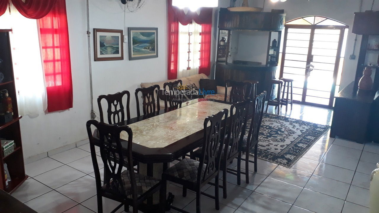 Granja para alquiler de vacaciones em Atibaia (Vitoria Regia)