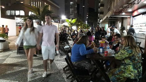 CALÇADÃO A NOITE