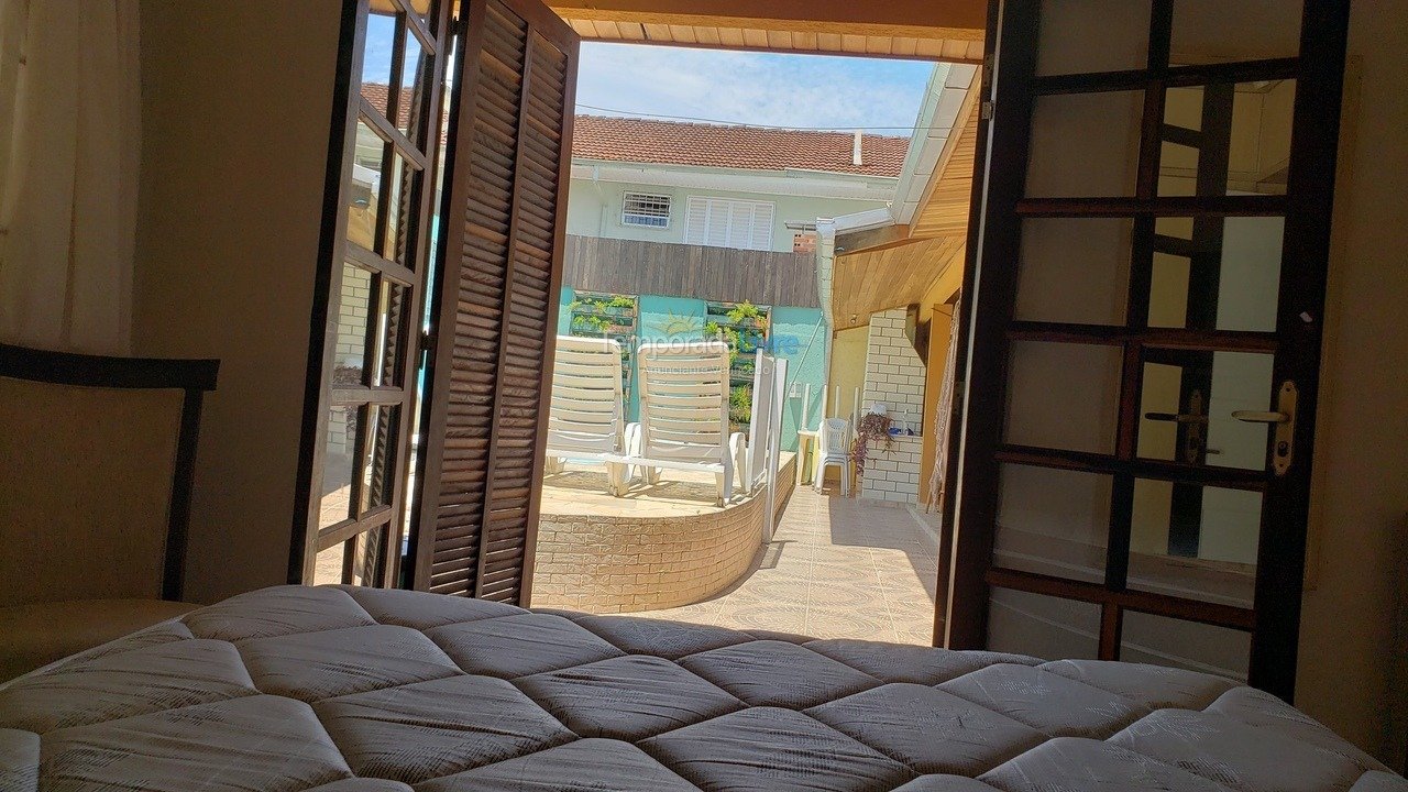 Casa para aluguel de temporada em Guaratuba (Praia Central)