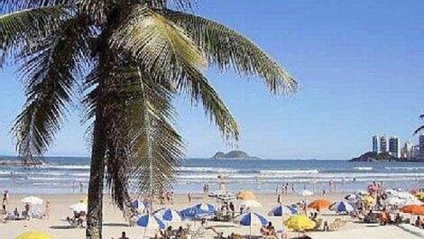 Praia em frente vc usará este local na praia de Pitangueiras 
