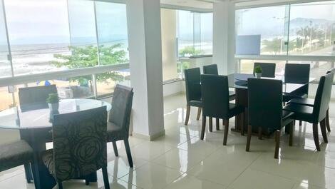 EXCELLENT APARTMENT IN FRONT OF THE SEA - BEST LOCATION OF THE BEACH ITAPEMA SC