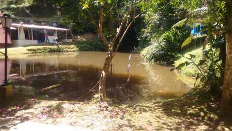 Belíssima Chácara em meio a natureza próximo a São Paulo