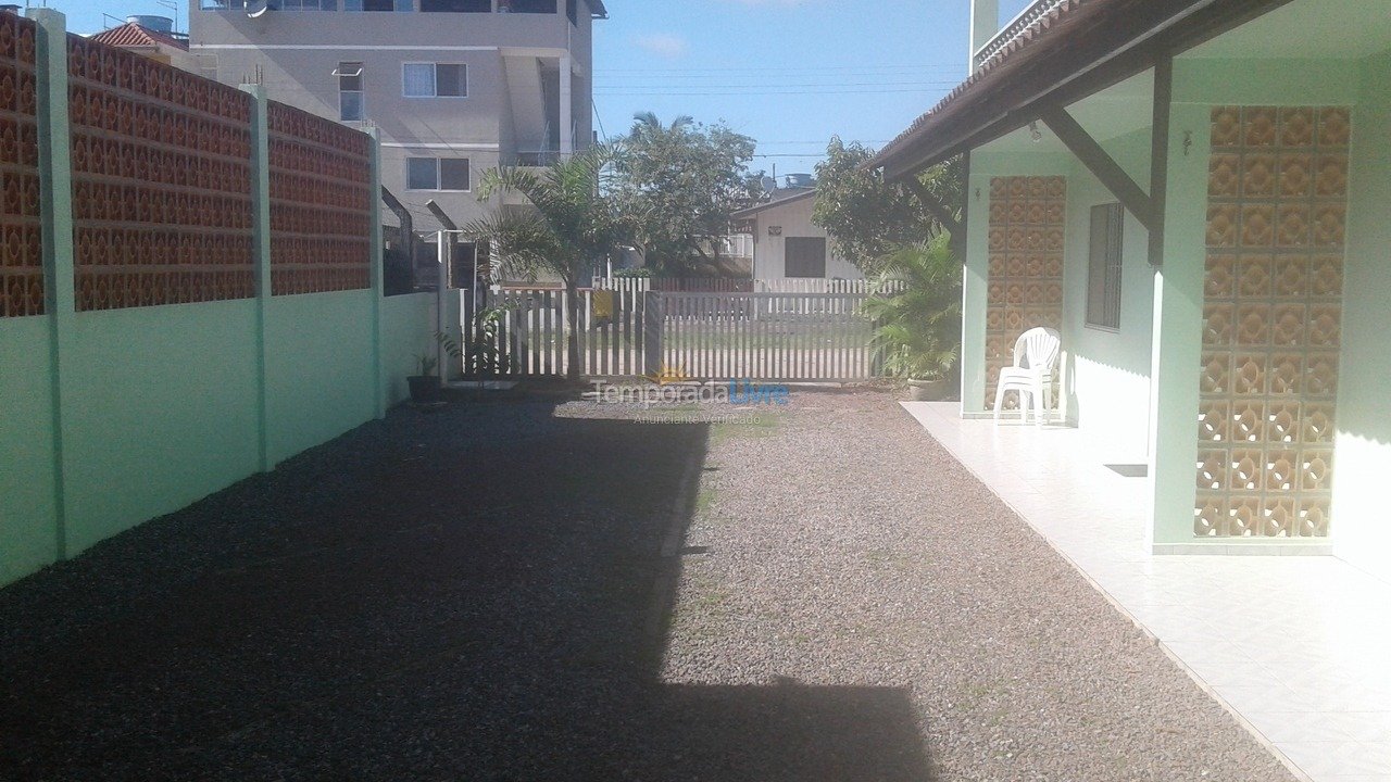 Apartamento para alquiler de vacaciones em Itapoá (Balneário Itapoá)