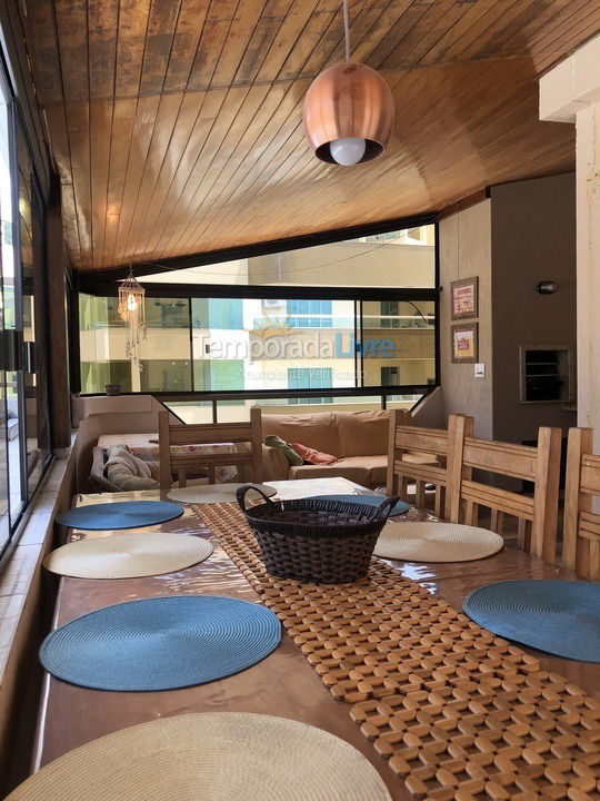 Apartment for vacation rental in Bombinhas (Praia de Bombinhas)