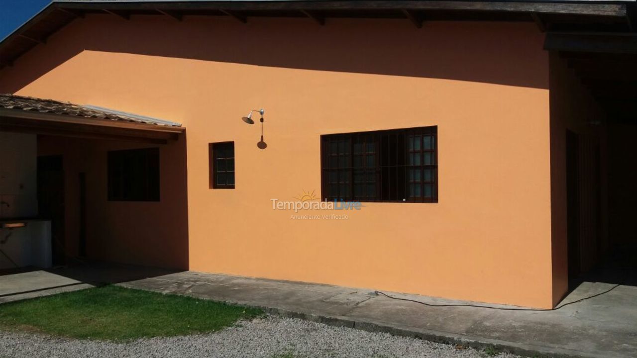 House for vacation rental in Caraguatatuba (Martim de Sá)