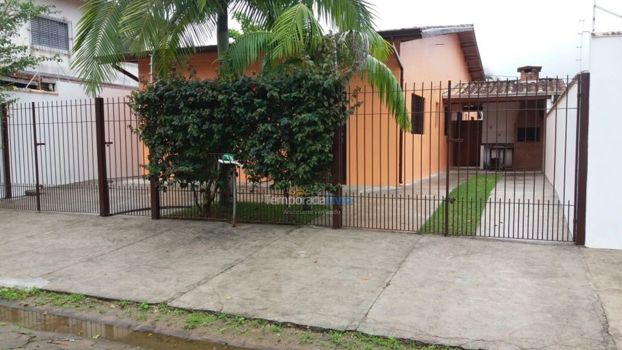 Casa para aluguel de temporada em Caraguatatuba (Martim de Sá)