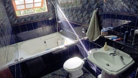 banheiro suite, banheira aquecida com chuveiro