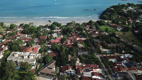 Dos chales de planta baja y superior, a 220,00 metros de la playa de la cala